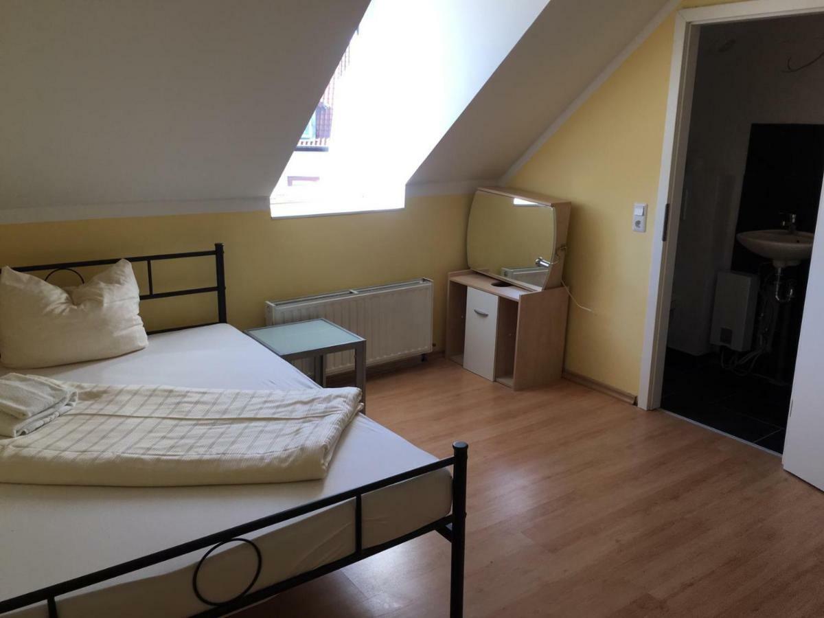 Doppelbettzimmer Mit Bad Kaiserslautern Esterno foto