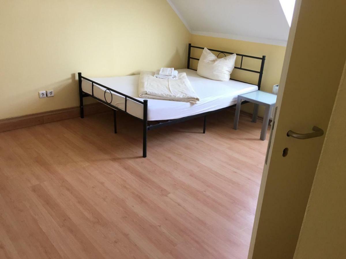 Doppelbettzimmer Mit Bad Kaiserslautern Esterno foto